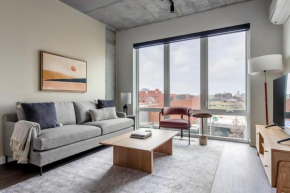 River North 1br w pool gym nr riverwalk L CHI-1030